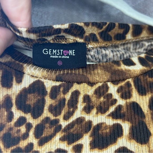 Gemstone Leopard Print Short Sleeve Top Brown/Black Plus Size 1X - Picture 3 of 7